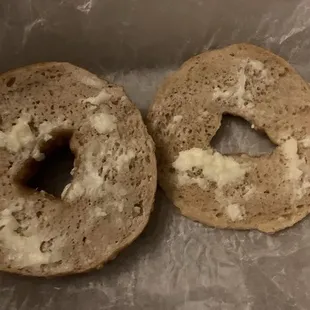 Plain bagel with butter