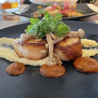 Pan Seared Scallops*
