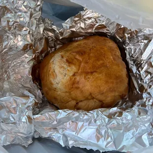 The big, thick, hamburger bun-type bread that came with the chevapi.