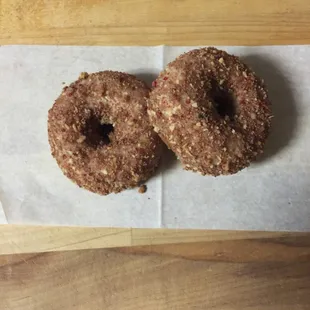 Crumb cake donuts