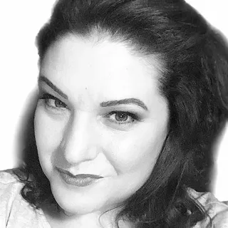 Lena T.