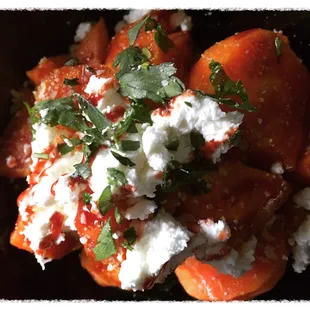 Roasted carrots with goat cheese and Date syrup