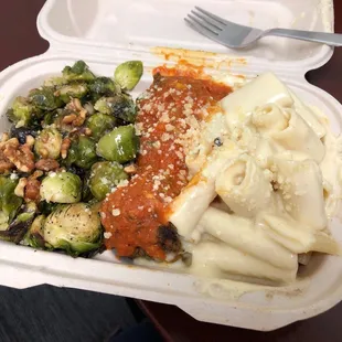 Roasted Brussels Sprouts, Veggie Balls, Creamy mac &amp; Cheese