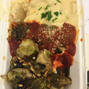 Veggie balls w Mac and cheese and Brussels sprouts! SO GOOD!