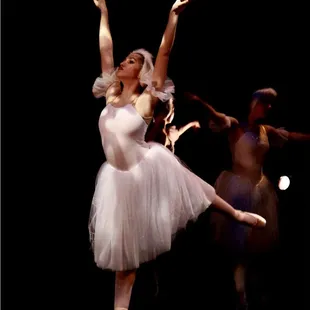 Act 2 Swans, Waltz, an arabesque en pointe, June 9 2018