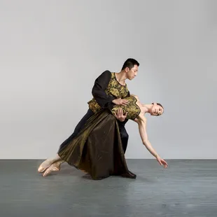 Ballet Tucson Principal Dancers Liang Fu and Danielle Fu Photo by Ed Flores