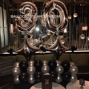 Celebrate your 30th with our giant Silver double digit balloon arrangement. #sacramentoballoons #balloonsbycarolyn