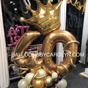 Royal Balloon Decorations for a 40th Birthday.  #balloonsbycarolyn #scramentoballoons