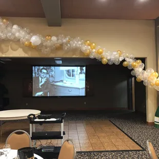 Champagne Balloon Sculpture. #balloonsbycarolyn #balloonsinsacramento