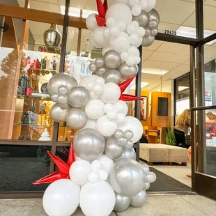Grand opening balloon garland