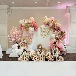Baby showers have come a long way with this beautiful theme!  We can bearly wait   Balloon it!
