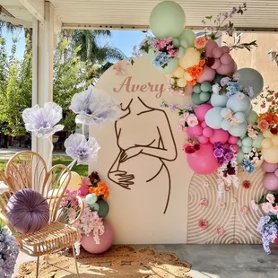 Trendy baby shower theme now offered by Balloon it!  Call or message us to book!