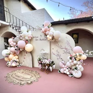 We love Baby Showers!  Mama to be wanted lots of florals, how did we do? Book with Balloon it!