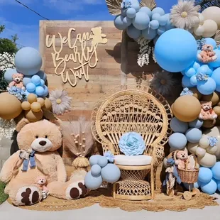 We Can Bearly Wait theme is our most popular!  We can tailor this to fit your budget!  Call us, Balloon it!