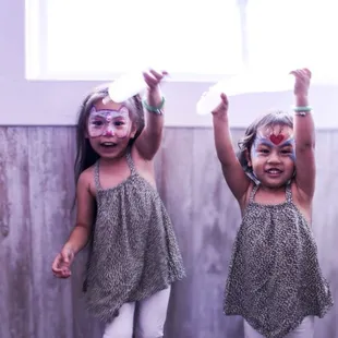 Can you say Cuteness Overload! Beautiful face painting on Deyani Nicole &amp; Deyari Skye