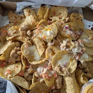 chicken nachos, underwhelming