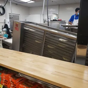 Zig zag conveyor cooling racks!! Next stop a bag to go home with me!!! Yum