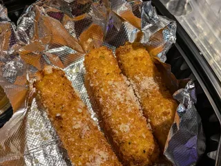 Big Tony’s Pizza & Dive Bar