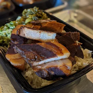 Small braised pork belly with rice