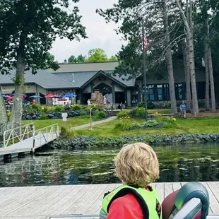 Boating up to the lodge for lunch.