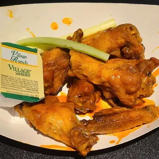 5'27'2022 Wings - Buffalo - WORSE WINGS IN THE WORLD !! AND COLD !!