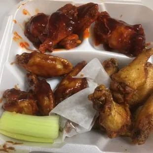 chicken wings and fried chicken, fried chicken wings, fried chicken, chicken, bbq wings, poultry, chicken wings, food, bbq chicken
