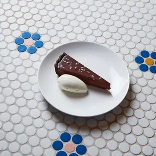 Chocolate tart with Bariloche cream
