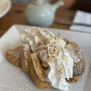 French toast with bananas