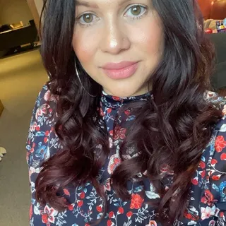 Cinthia R.
