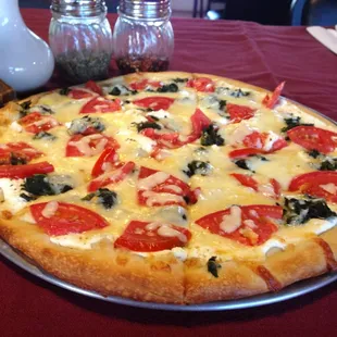 Bianca e verde with tomato what a delicious combination!