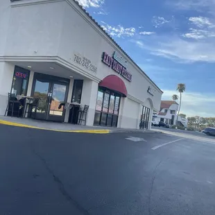 Trying out a new pizza place at the recommendation of my husband's pizza group.