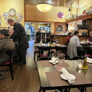 a busy restaurant