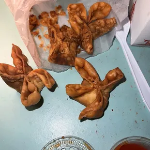Crab Rangoons (6)