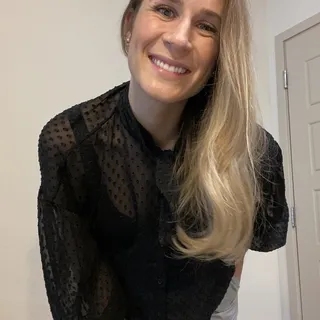 Laura G.