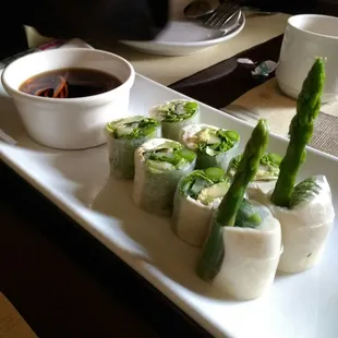 Steam tofu and asparagus roll