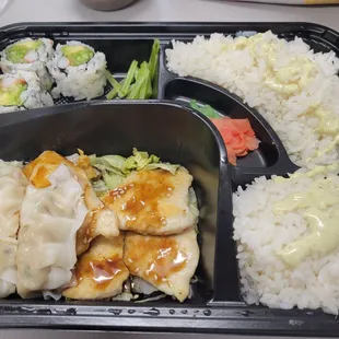 Chicken bento box(lunch only)