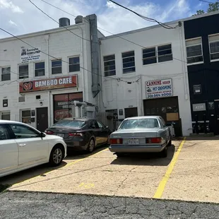 Outside of restaurant with parking