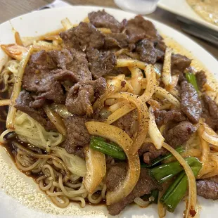 Mongolian beef hand-pulled round noodle