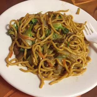 Vegetarian lo mein
