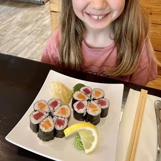 Salmon Maki Roll