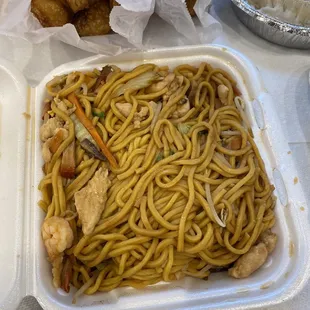 house lo mein