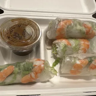 Summer Rolls with pork and shrimp + Peanut sauce (takeout)