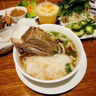 Rib pho