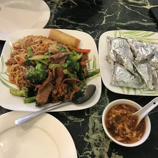 Terrific customer service and the food is outstanding. Not to mention the price is very affordable and nice place to eat.