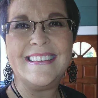 Elise R.