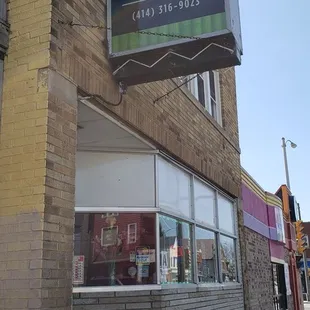 the outside of a restaurant with a sign for bamboo lounge