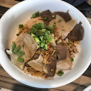 23. Phnom Penh Egg Noodle