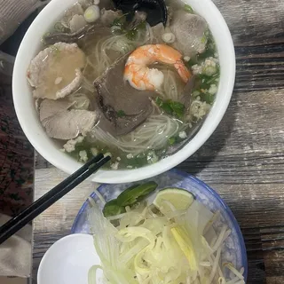 34. Pak Lov Noodle Soup