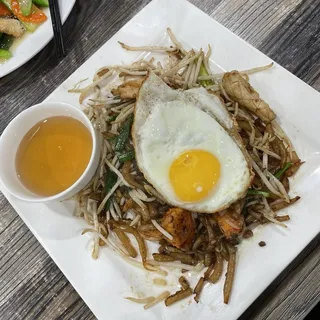 48. Lort Cha with beef or chicken