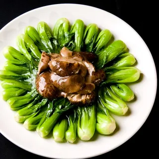 Shiitake Mushrooms with Baby Bok Choy